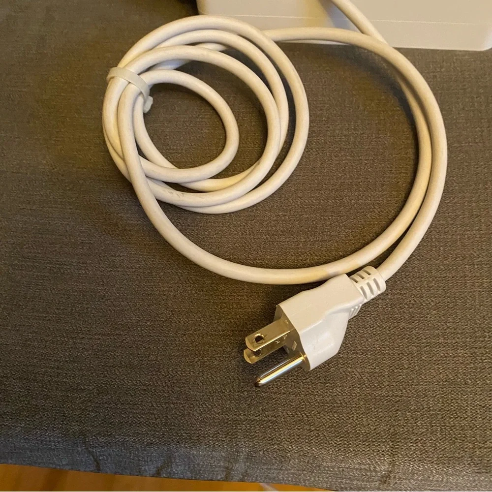 Original APPLE Mac Mini 110W 18.5V 6A AC Adapter Power Supply A1188